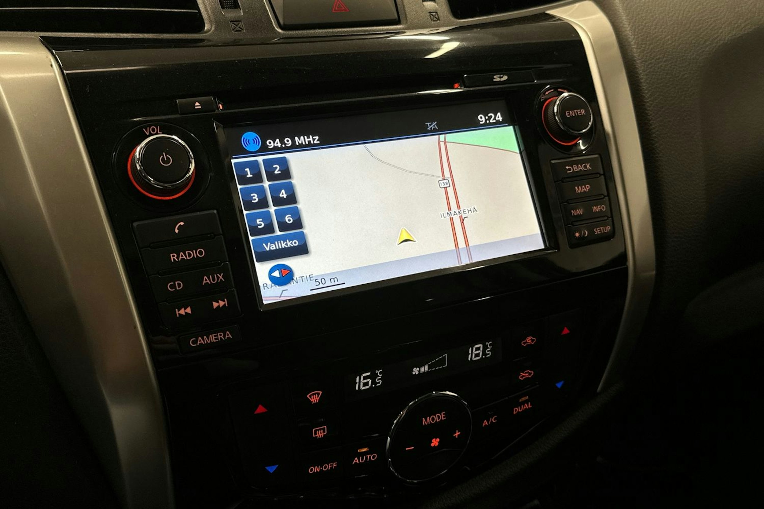 harmaa Nissan Navara 2019 kuva 20.
