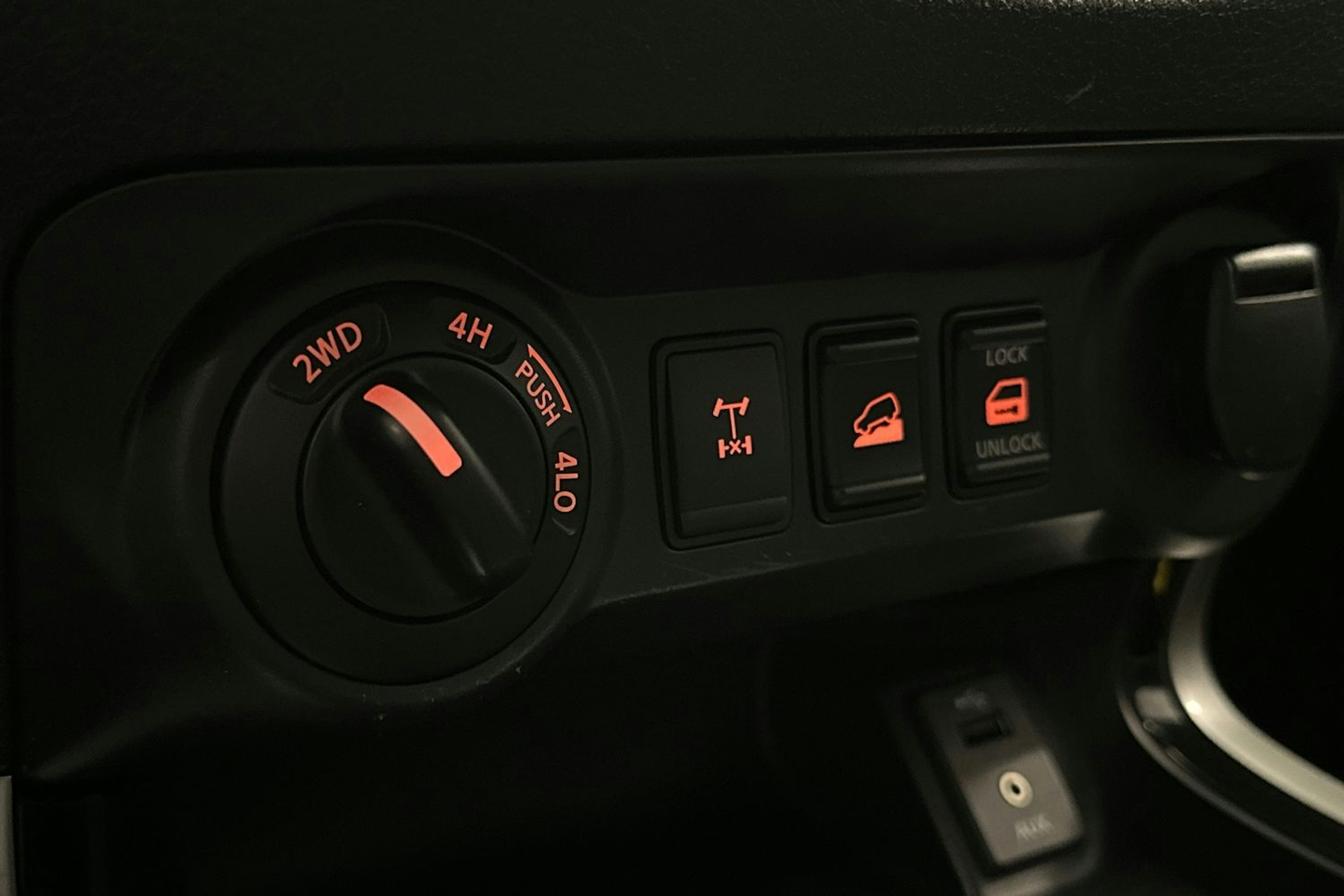 harmaa Nissan Navara 2019 kuva 23.