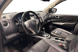 Harmaa Nissan Navara 2019 kuva 8.