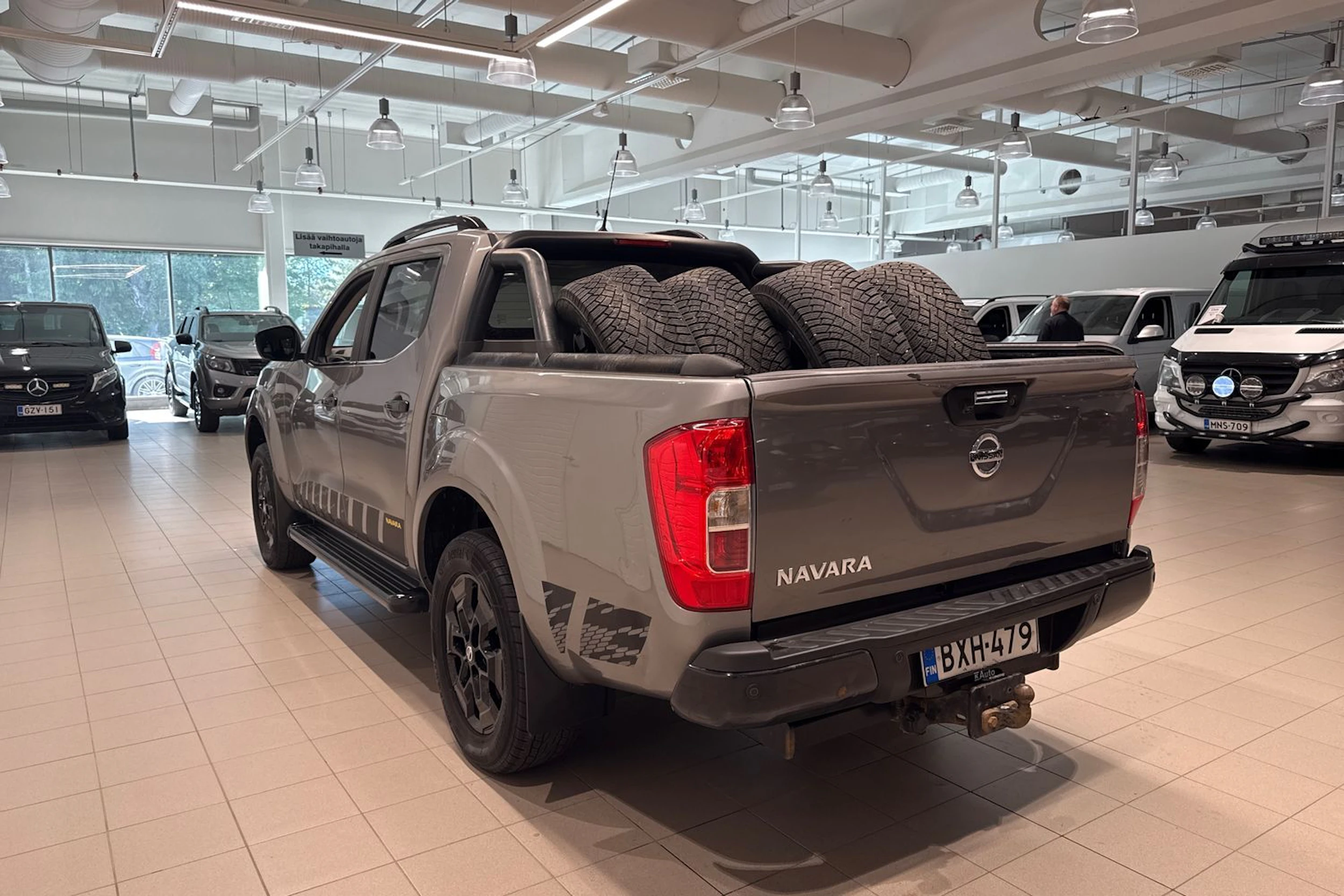Harmaa Nissan Navara 2019 kuva 15.