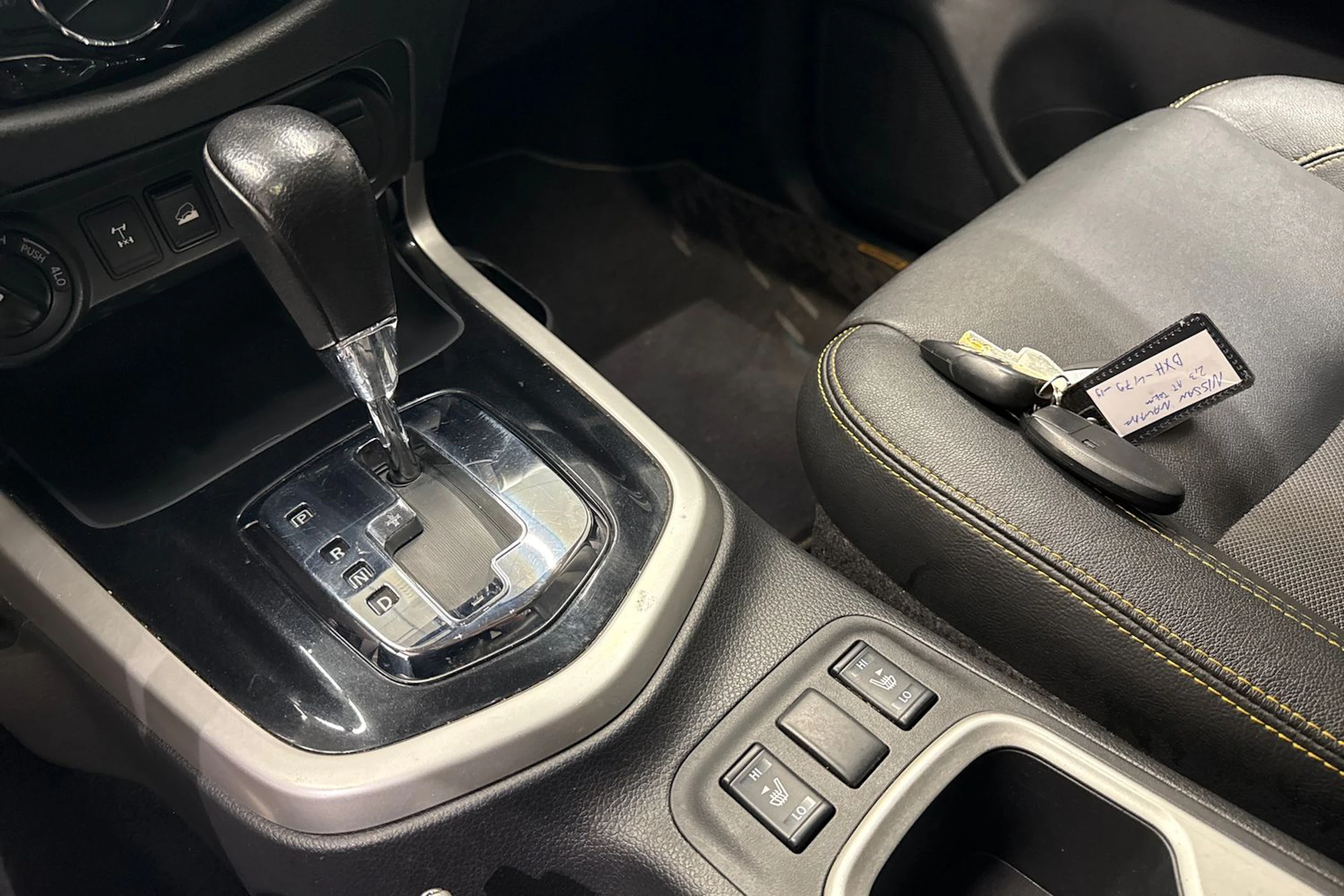 Harmaa Nissan Navara 2019 kuva 24.