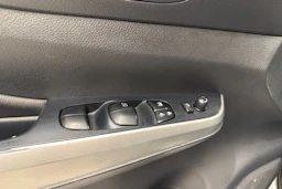 Harmaa Nissan Navara 2019 kuva 25.