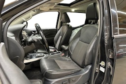 met. musta Nissan Navara 2019 kuva 3.