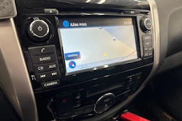 valkoinen Nissan Navara 2019 kuva 10.