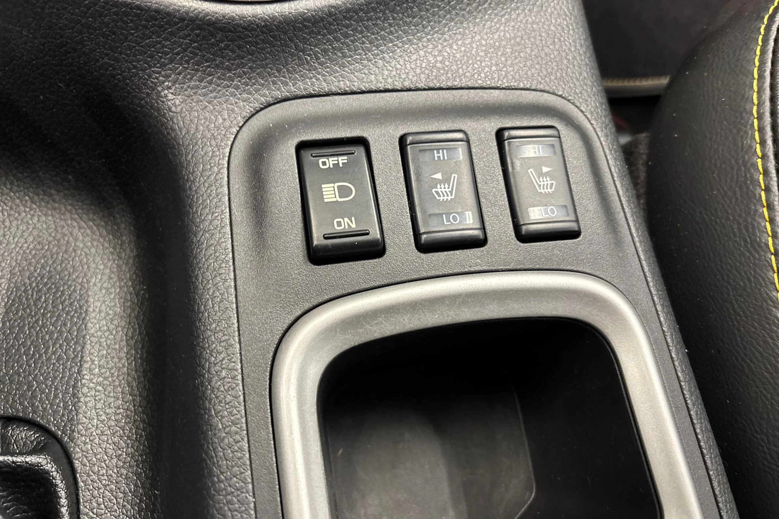 valkoinen Nissan Navara 2019 kuva 13.