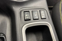 valkoinen Nissan Navara 2019 kuva 13.