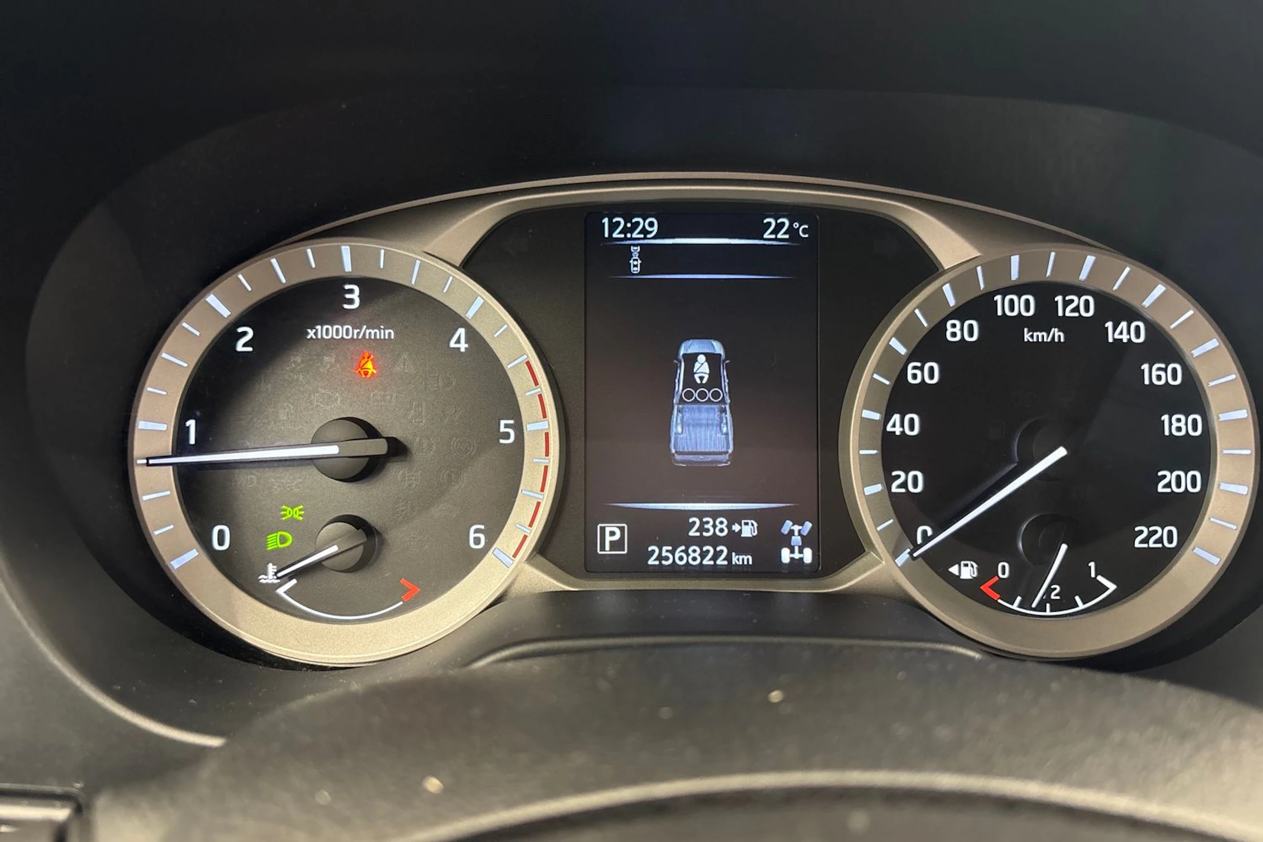 valkoinen Nissan Navara 2019 kuva 14.