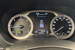 valkoinen Nissan Navara 2019 kuva 14.