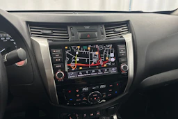 musta Nissan Navara 2020 kuva 14.