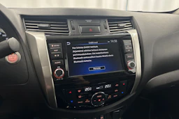 musta Nissan Navara 2020 kuva 20.