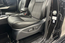 musta Nissan Navara 2020 kuva 26.