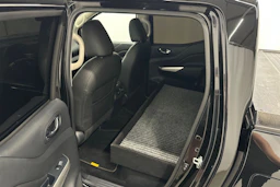 musta Nissan Navara 2020 kuva 29.
