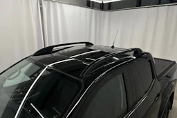 musta Nissan Navara 2020 kuva 34.