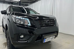 musta Nissan Navara 2020 kuva 35.