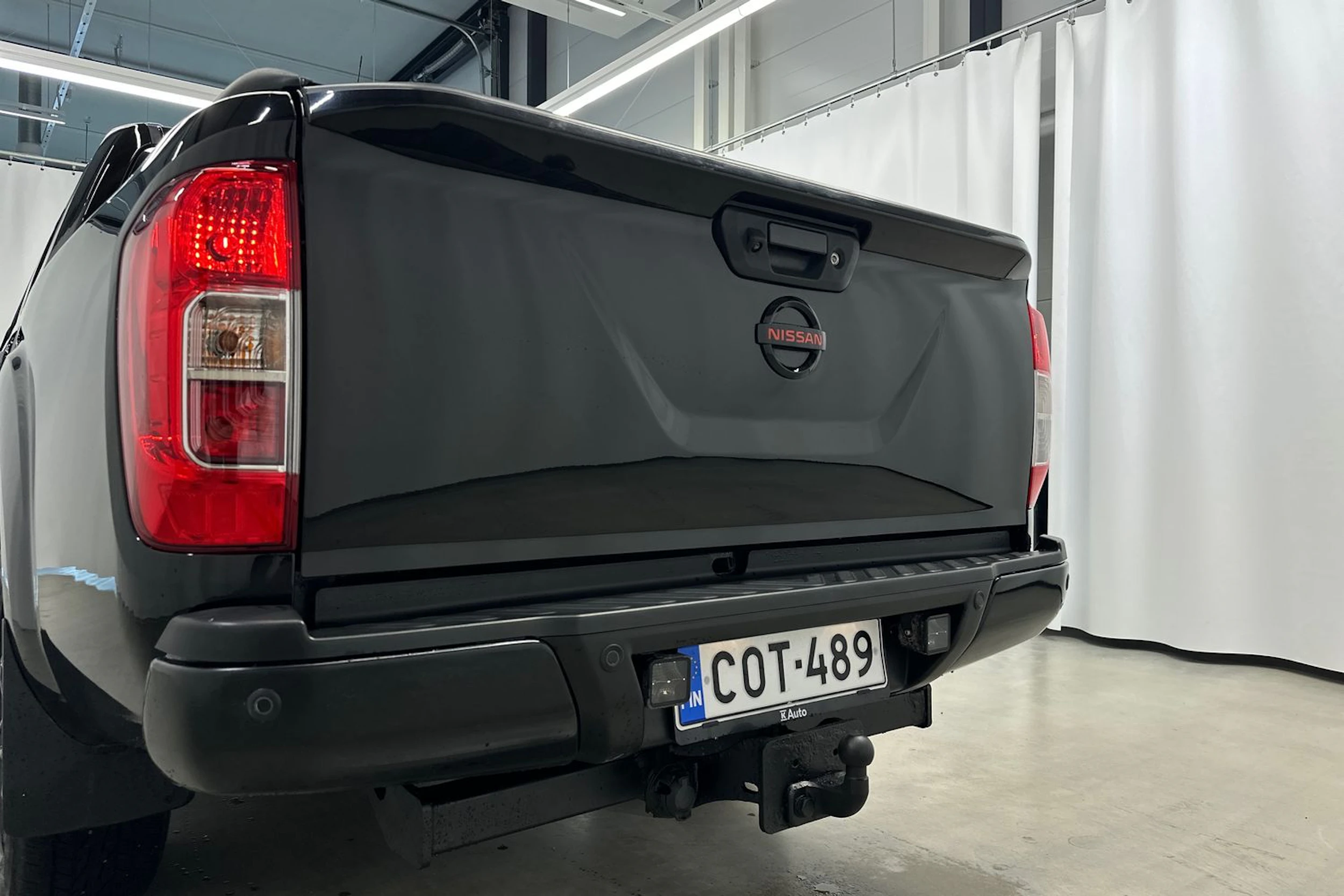 musta Nissan Navara 2020 kuva 36.