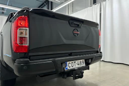 musta Nissan Navara 2020 kuva 36.
