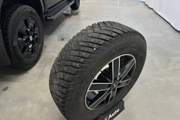 musta Nissan Navara 2020 kuva 38.