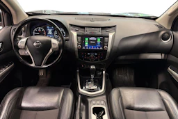 harmaa Nissan Navara 2021 kuva 9.