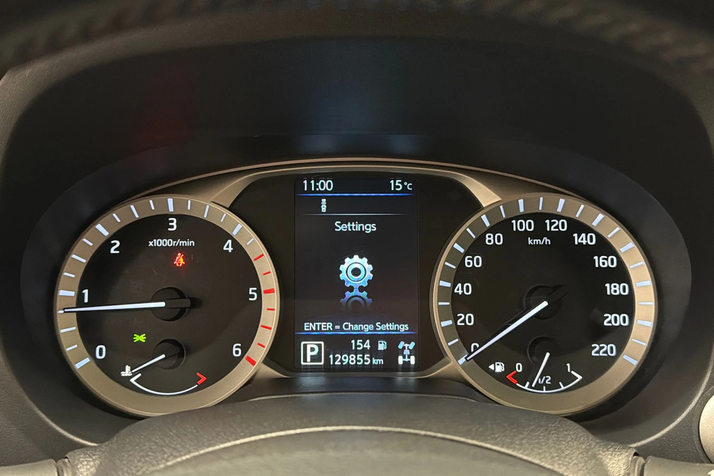 harmaa Nissan Navara 2021 kuva 22.
