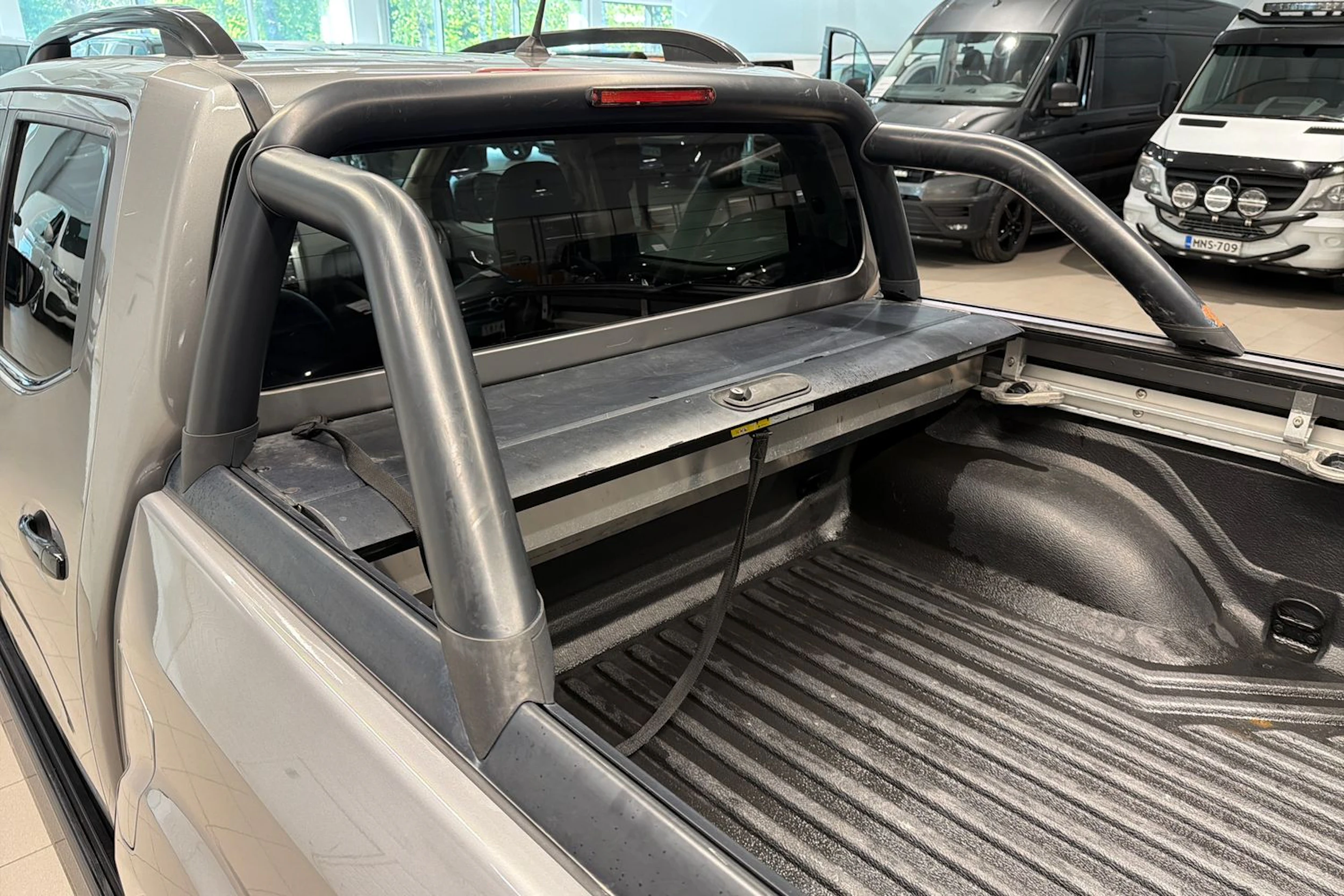 harmaa Nissan Navara 2021 kuva 28.