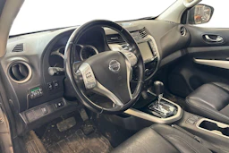 Harmaa Nissan Navara 2021 kuva 3.