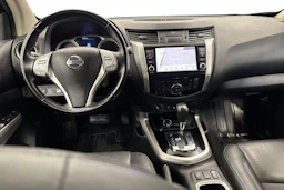 Harmaa Nissan Navara 2021 kuva 9.