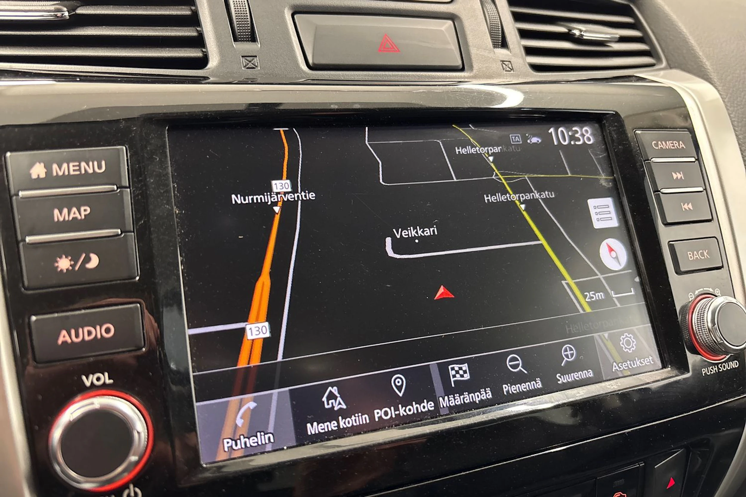 Harmaa Nissan Navara 2021 kuva 15.