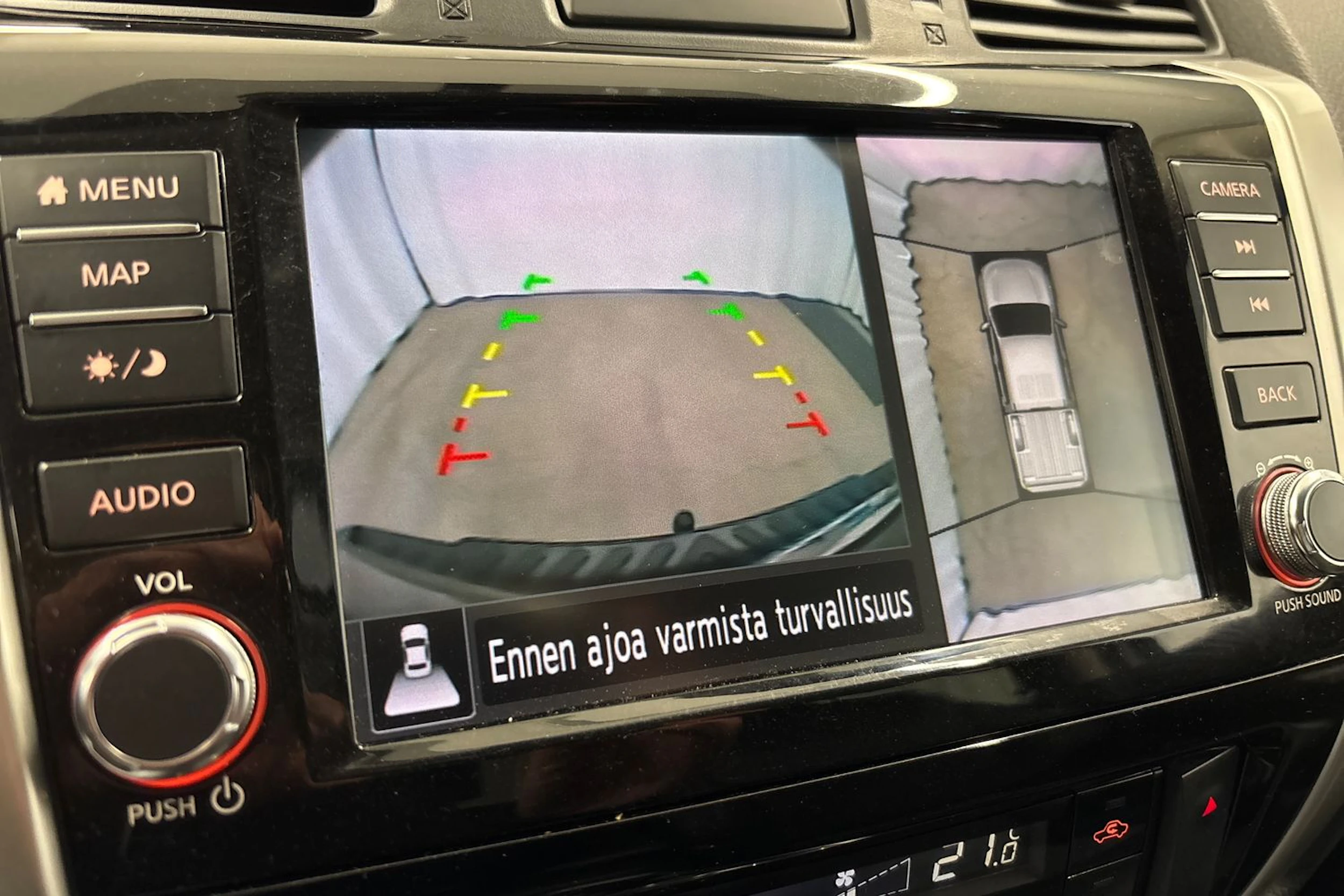 Harmaa Nissan Navara 2021 kuva 17.