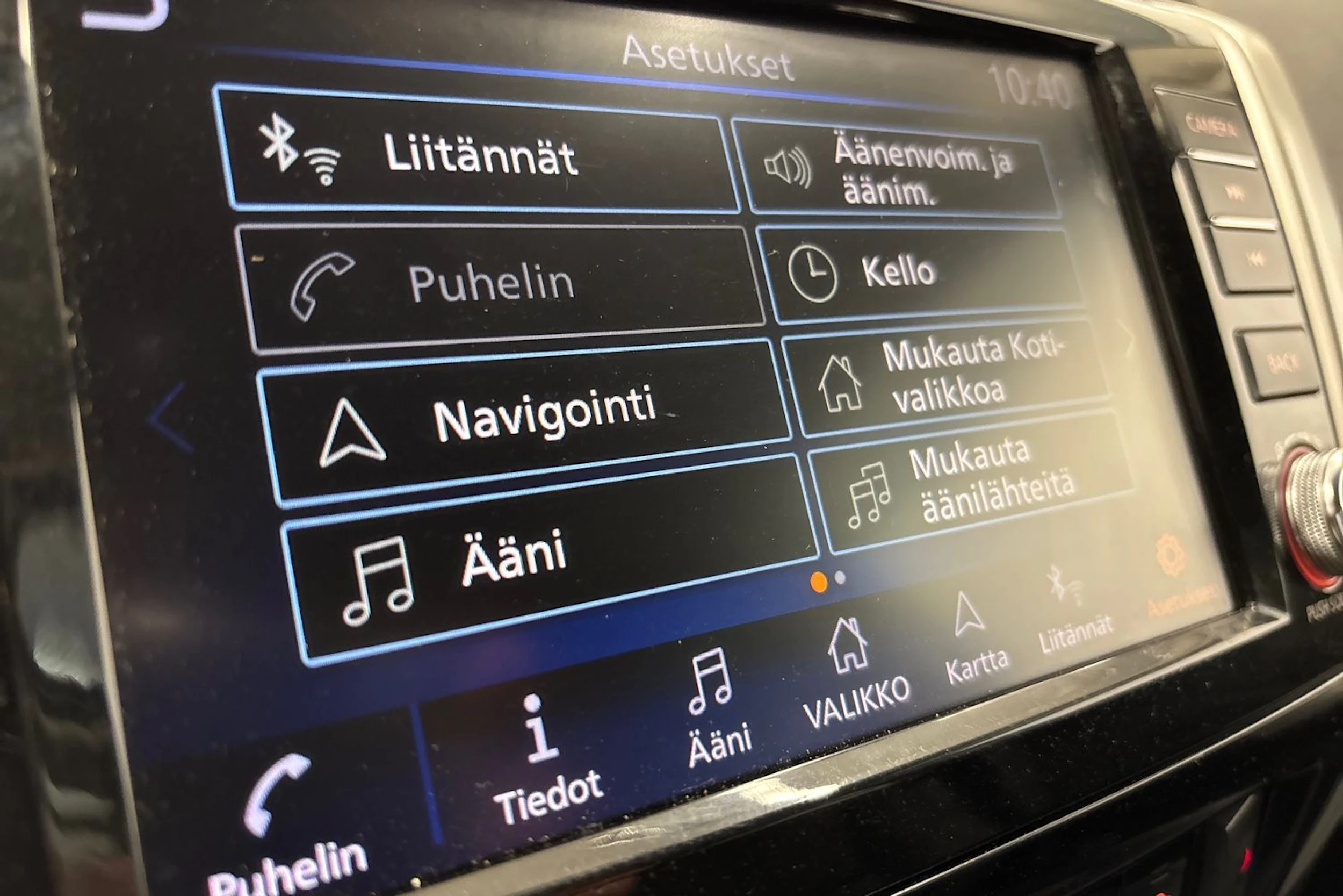 Harmaa Nissan Navara 2021 kuva 20.