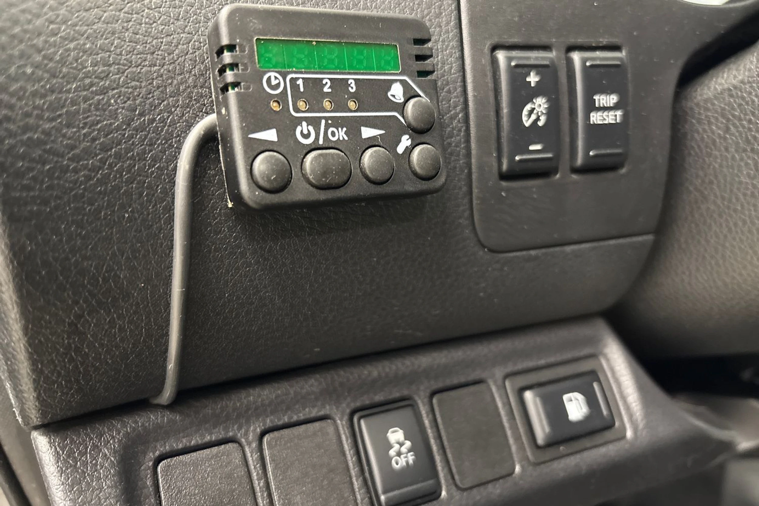 Harmaa Nissan Navara 2021 kuva 21.