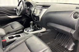 Harmaa Nissan Navara 2021 kuva 23.