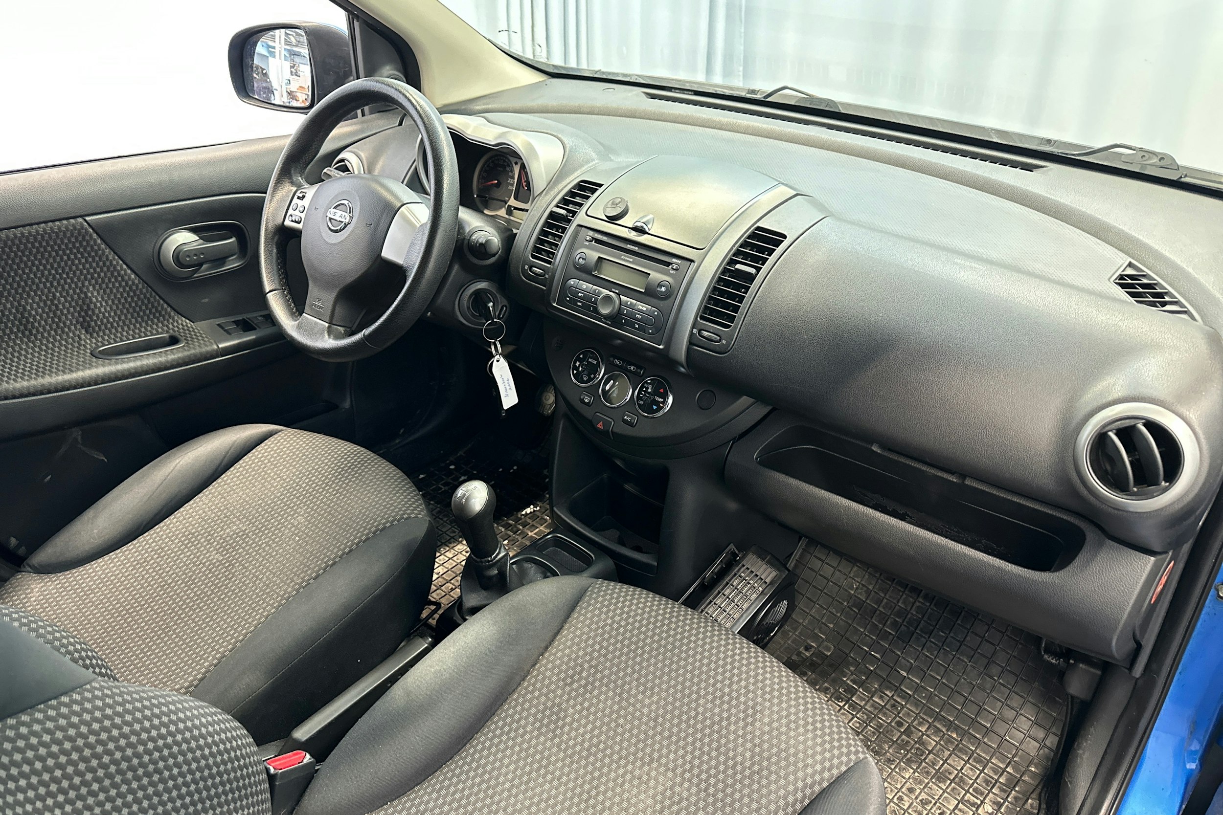 Sininen Nissan Note 2006 kuva 7.