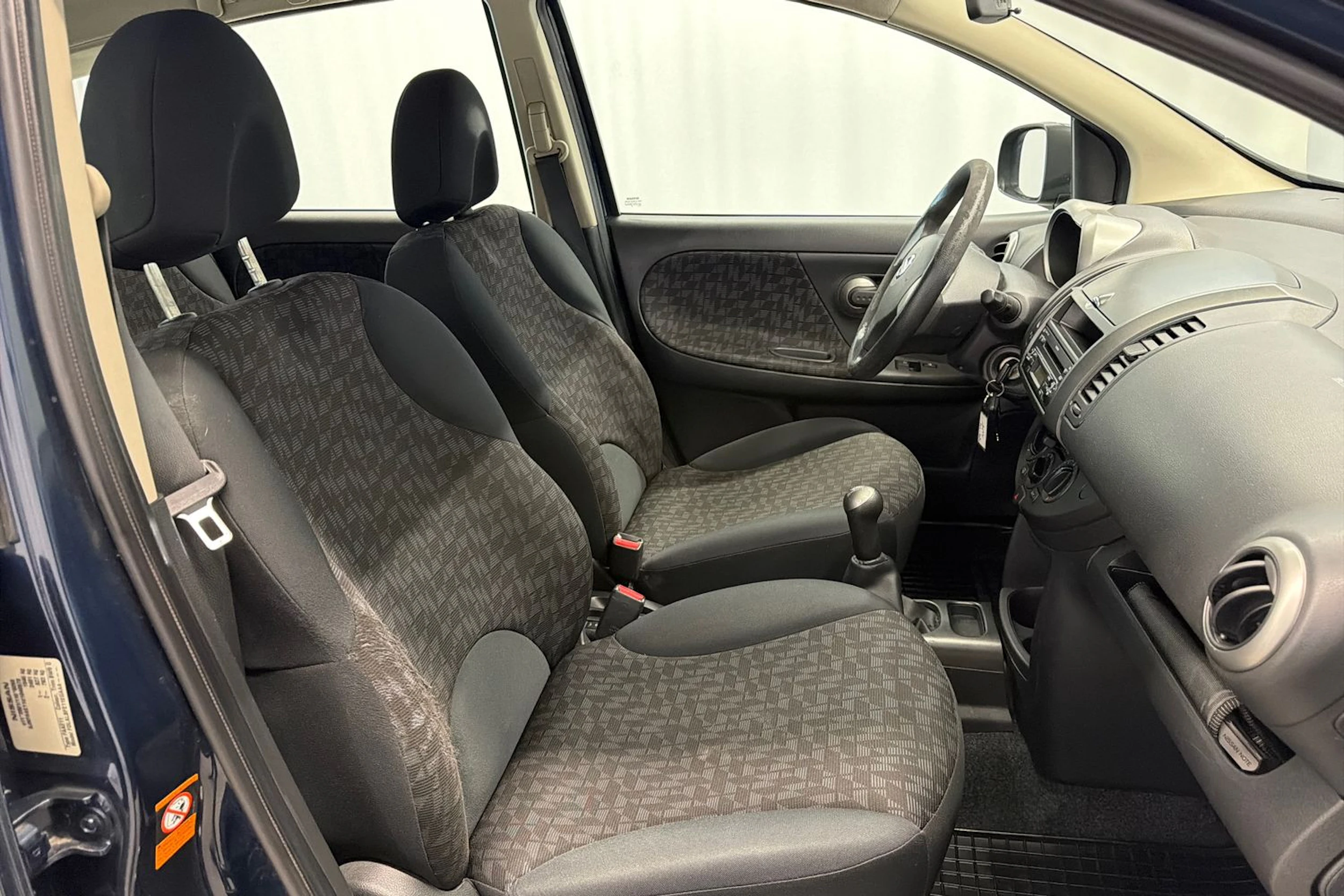 sininen Nissan Note 2006 kuva 15.