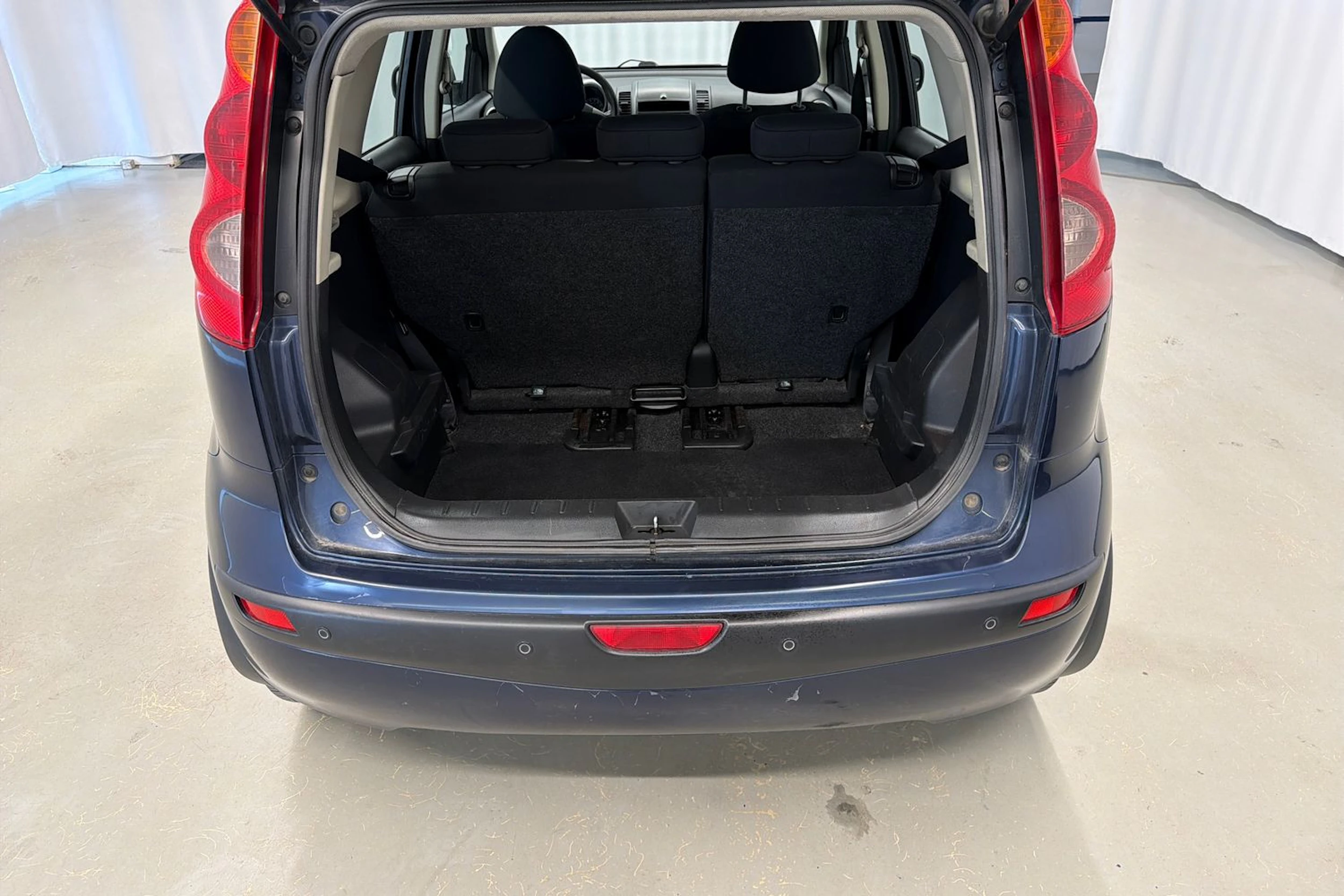 sininen Nissan Note 2006 kuva 17.