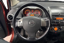 oranssi Nissan Note 2006 kuva 10.