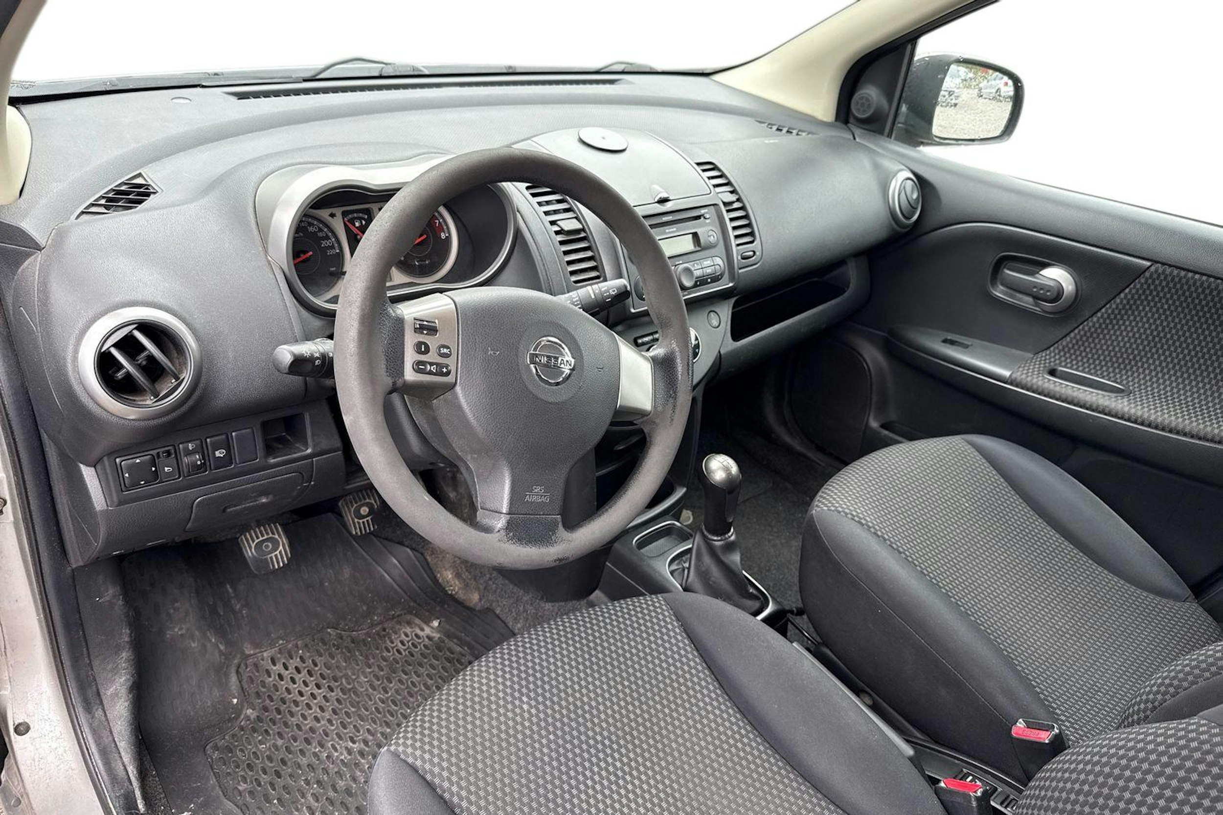 hopea Nissan Note 2006 kuva 3.