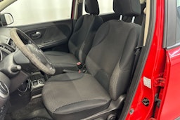 punainen Nissan Note 2007 kuva 17.