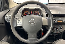 punainen Nissan Note 2007 kuva 20.