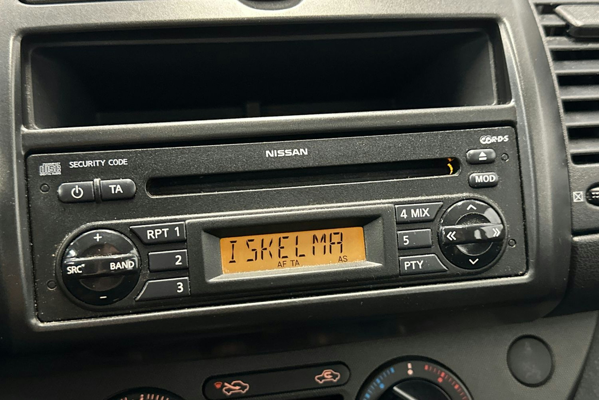 punainen Nissan Note 2007 kuva 23.