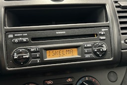 punainen Nissan Note 2007 kuva 23.