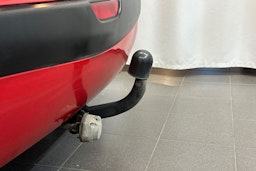 punainen Nissan Note 2007 kuva 27.