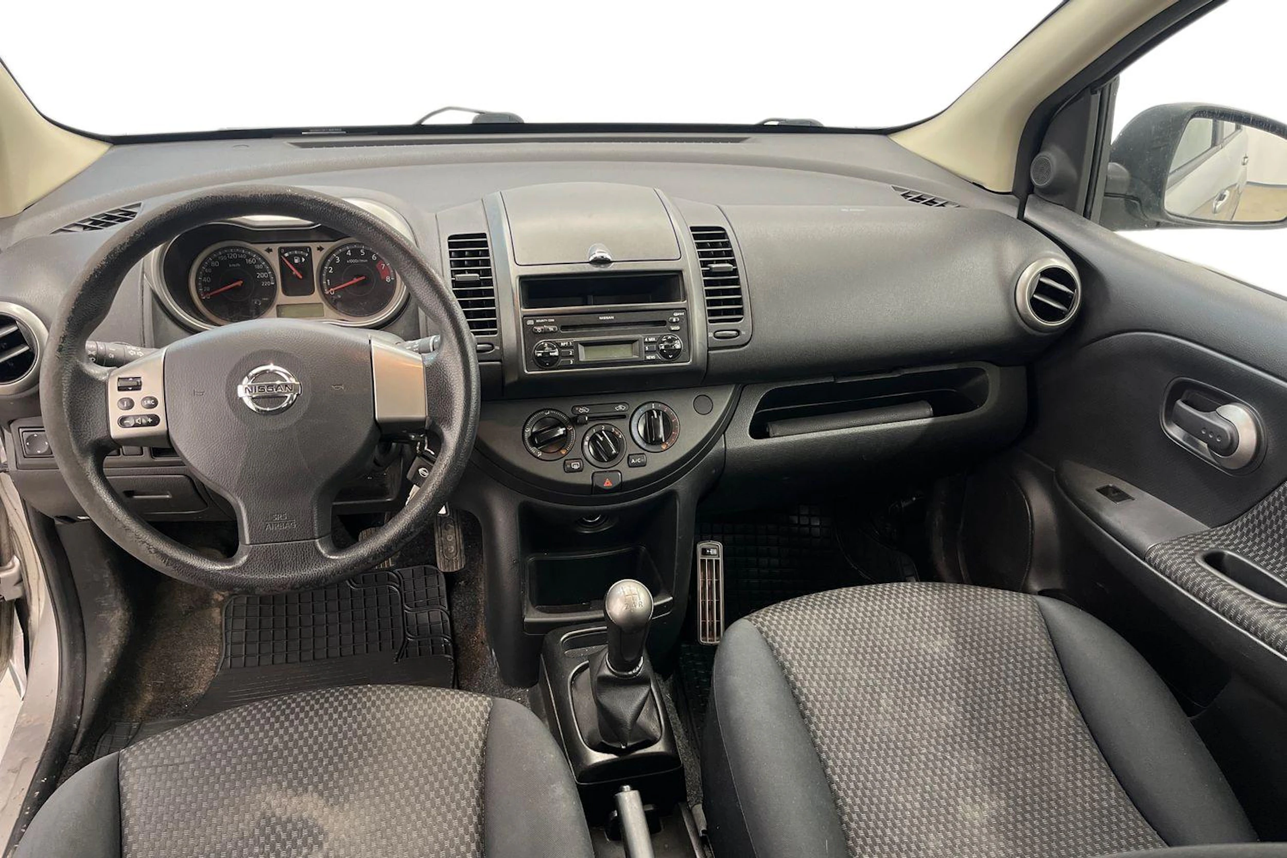 Hopea Nissan Note 2008 kuva 7.