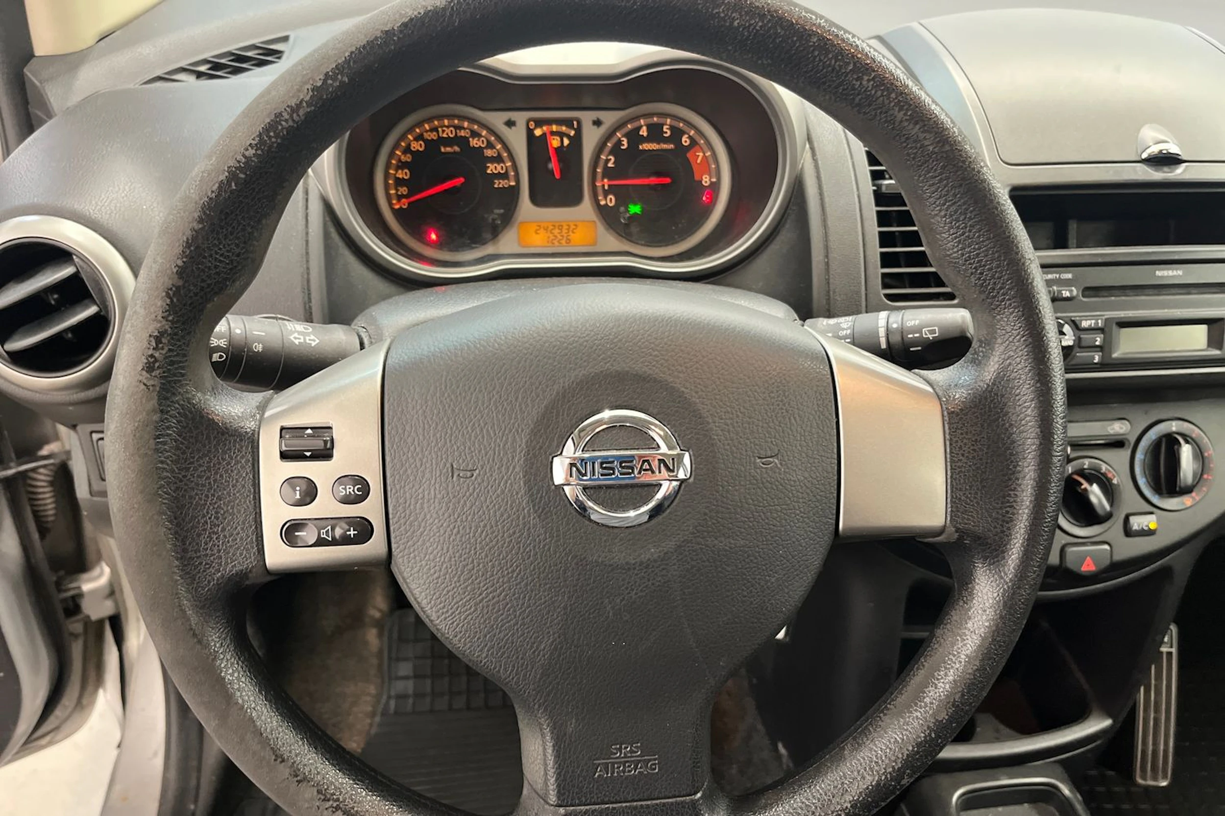 Hopea Nissan Note 2008 kuva 14.