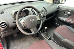 punainen Nissan Note 2008 kuva 7.