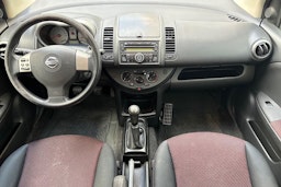 punainen Nissan Note 2008 kuva 9.