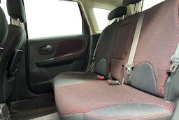 punainen Nissan Note 2008 kuva 10.