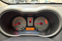 punainen Nissan Note 2008 kuva 18.