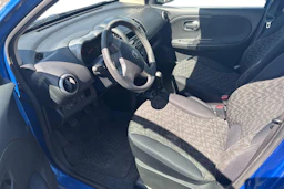 sininen Nissan Note 2009 kuva 3.