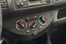 sininen Nissan Note 2009 kuva 17.