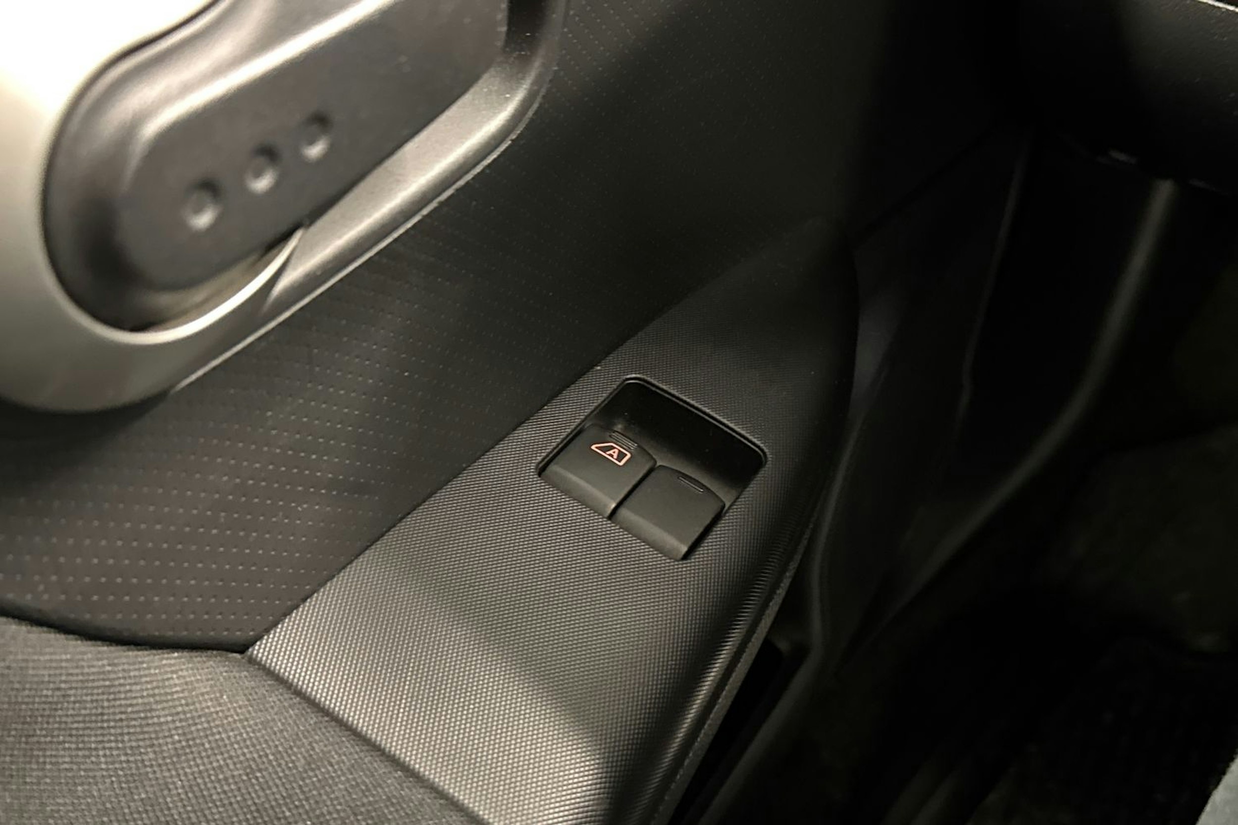 sininen Nissan Note 2009 kuva 22.